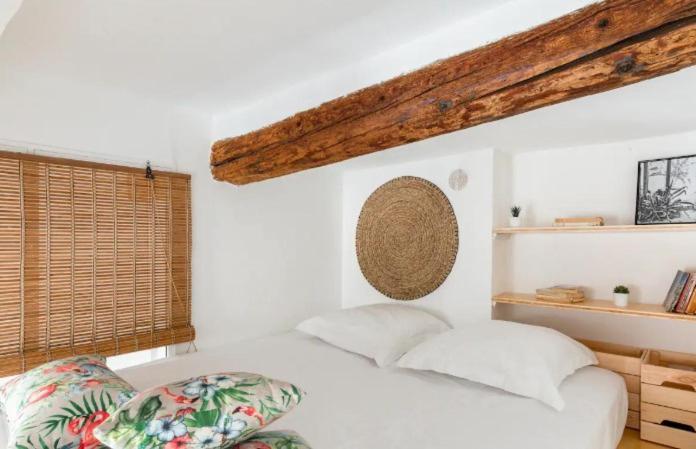 Appartement Authentique Situe En Plein Centre D'Antibes Exterior photo