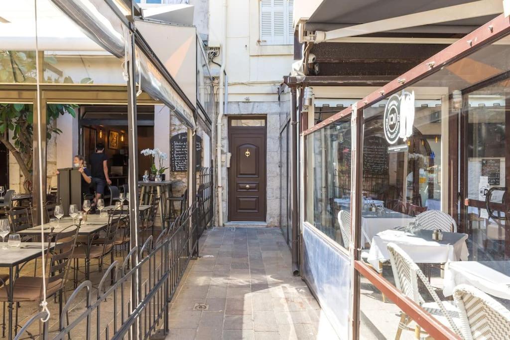 Appartement Authentique Situe En Plein Centre D'Antibes Exterior photo