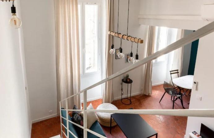 Appartement Authentique Situe En Plein Centre D'Antibes Exterior photo
